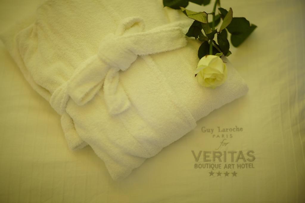 Veritas Boutique Art Hotel เวเรีย ภายนอก รูปภาพ